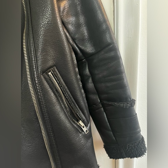 AFRM OPHELIA OVERSIZE BLACK FAUX LEATHER JACKET - Picture 4 of 5